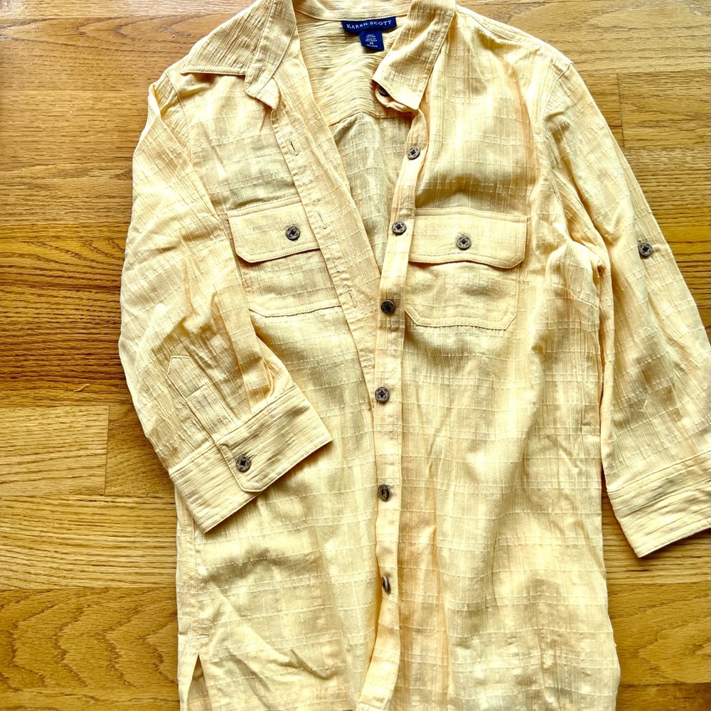 Women’s button down top